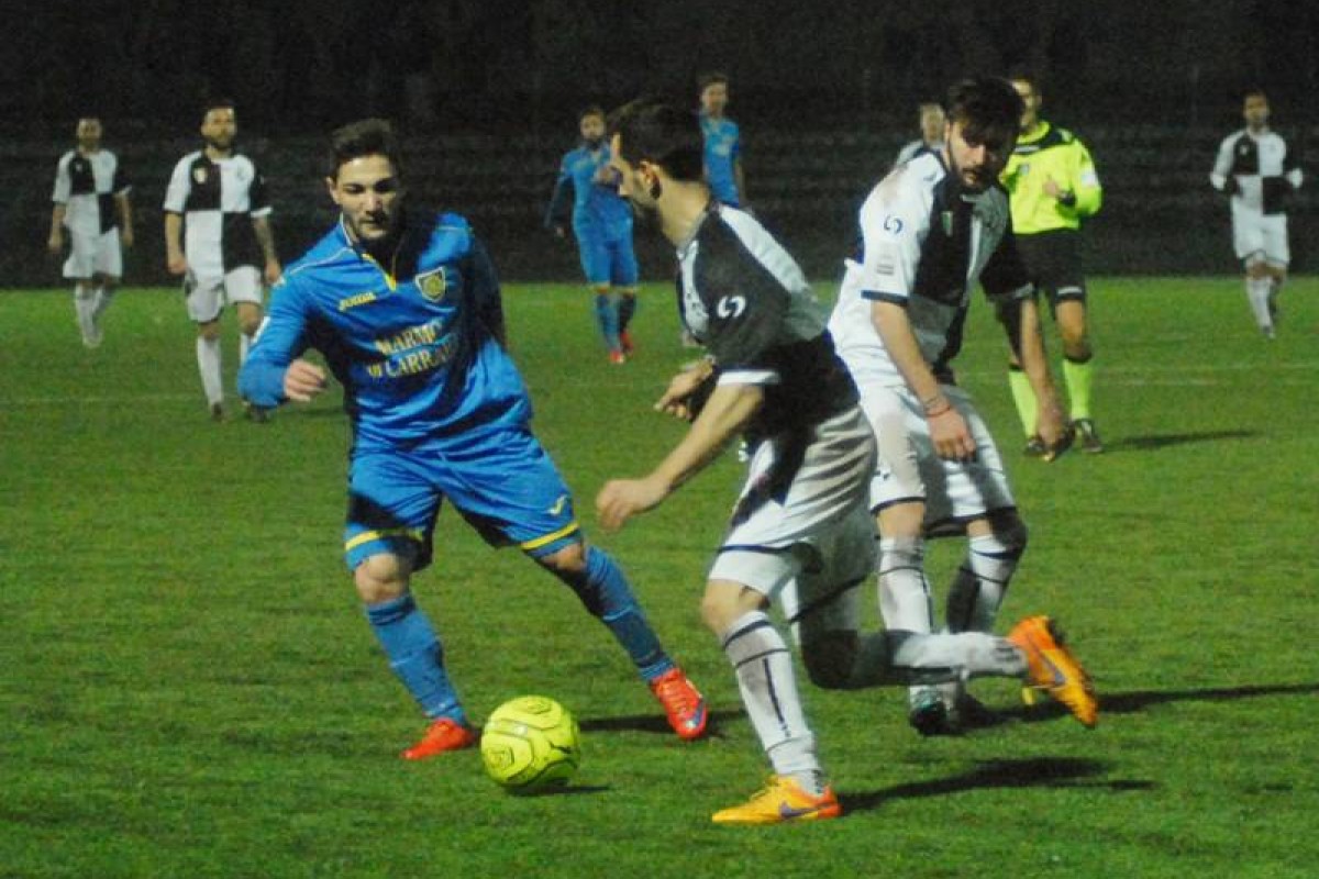 Una ROBUR Dismessa   perde a CARRARA  3 – 0