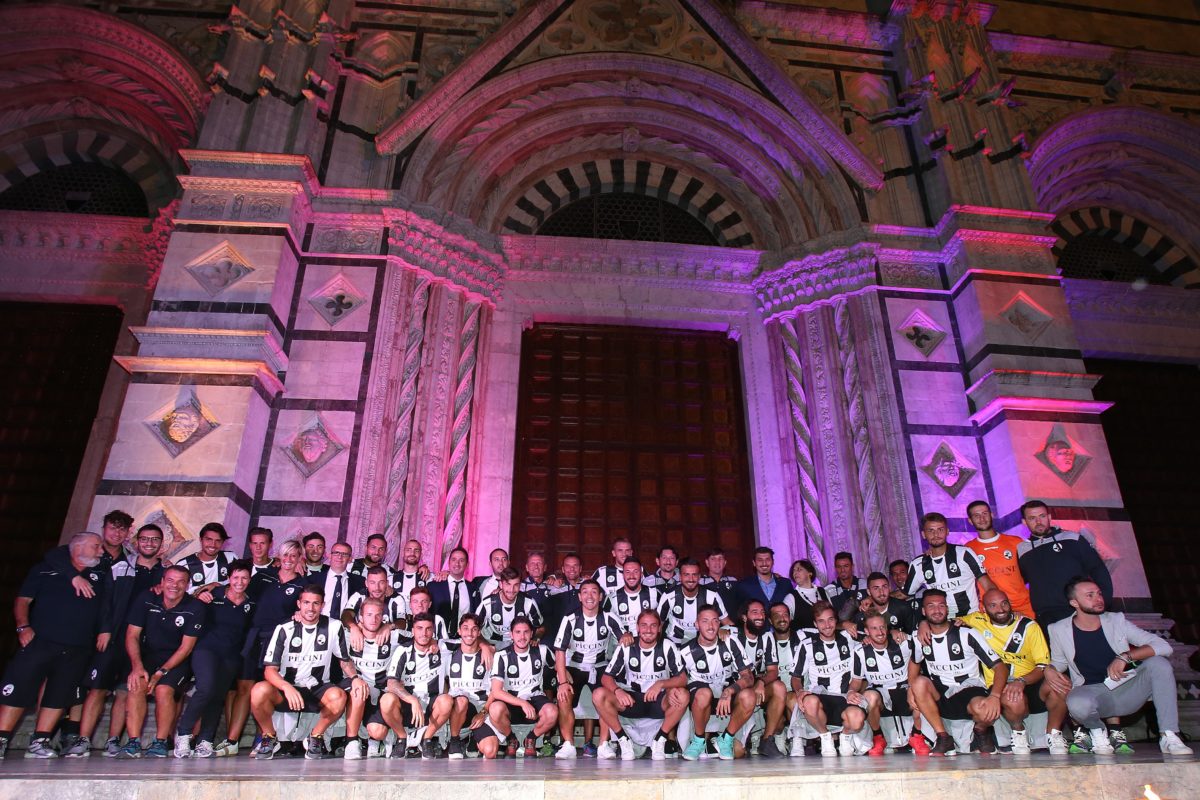 Presentata  la  nuova Squadra  ROBUR  SIENA