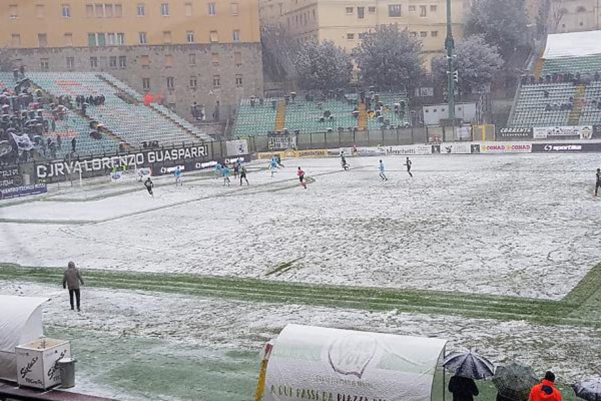 Siena-Olbia 1-0: Santini manda in testa i bianconeri