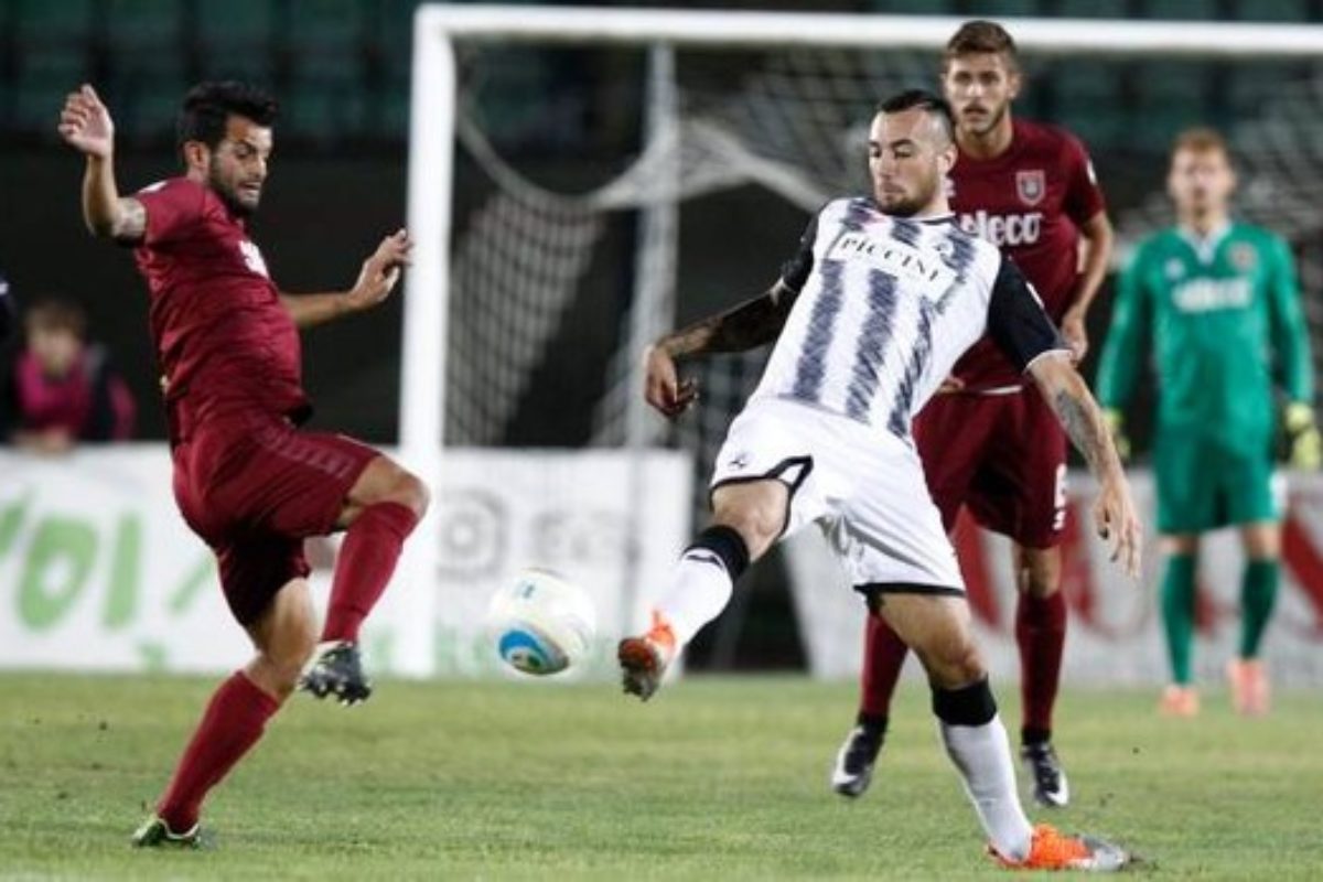 Robur e Pontedera ci provano ma il derby del Franchi finisce a reti bianche