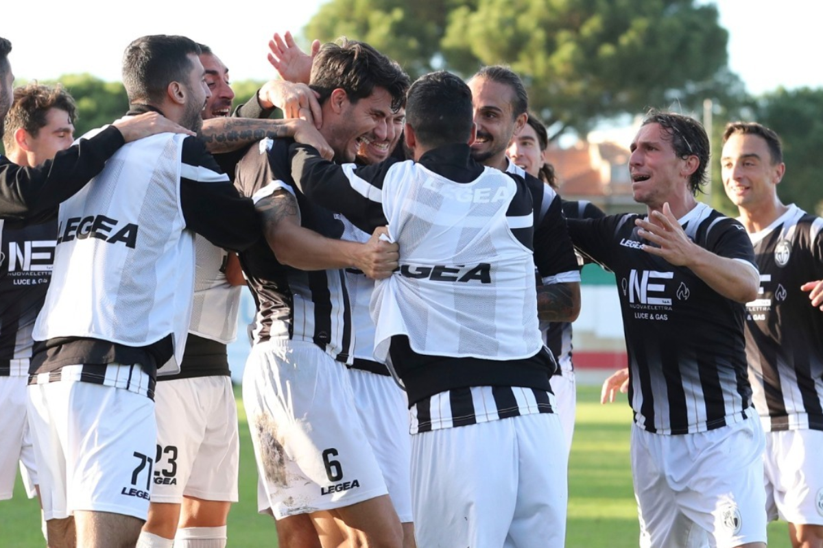 Il Siena passa in trasferta: due goal nella ripresa regalano il successo sulla Vis Pesaro