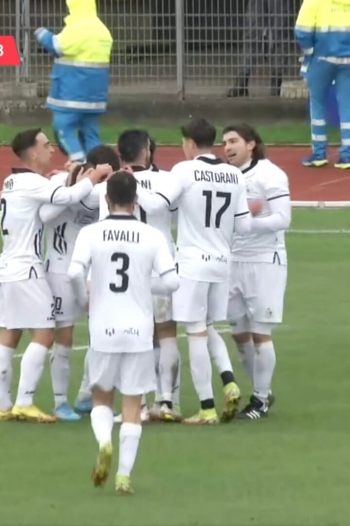 Il Siena in trasferta approfitta degli errori del Montevarchi e fa suo il derby: 2-1