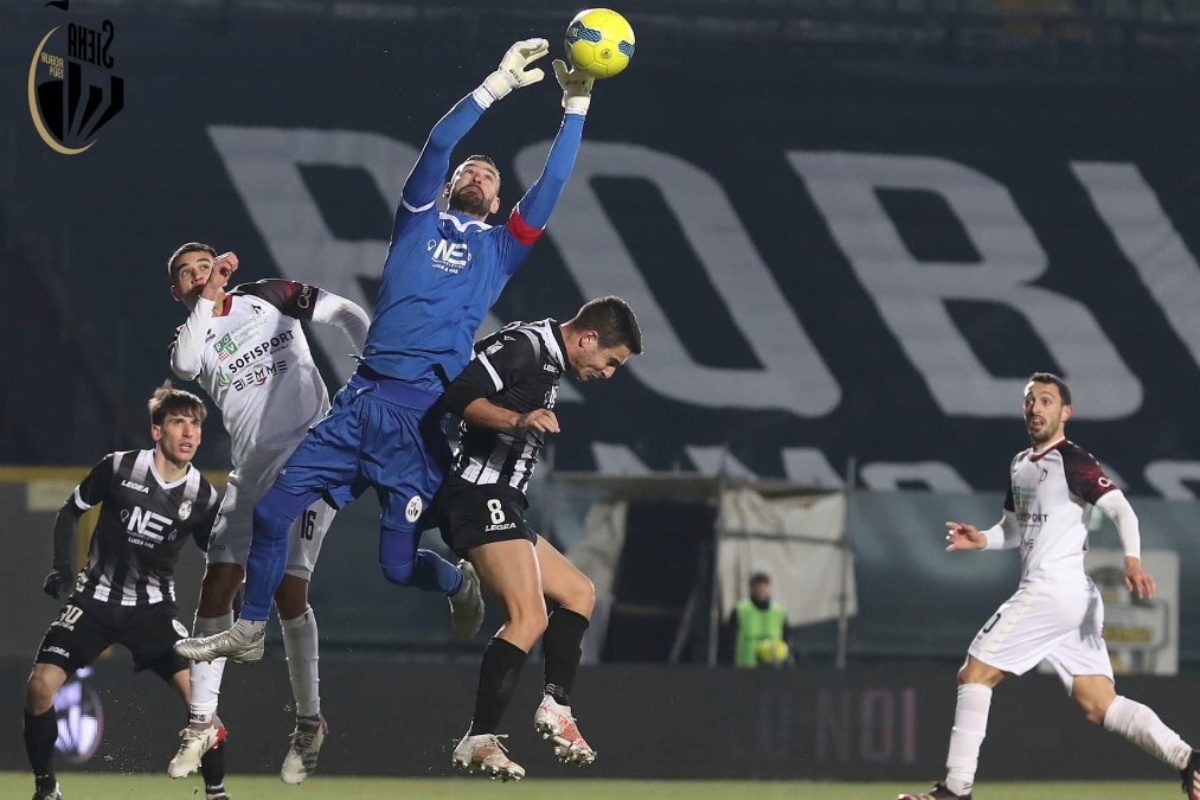 Calcio, serie C. Siena-Pontedera 1-1. Pari in extremis per i granata