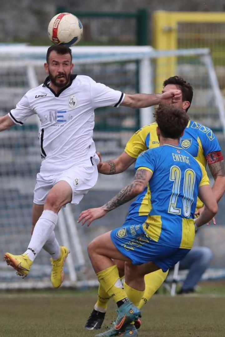 CARRARESE SUPERIORE AL SIENA: IL DERBY È GIALLOBLU