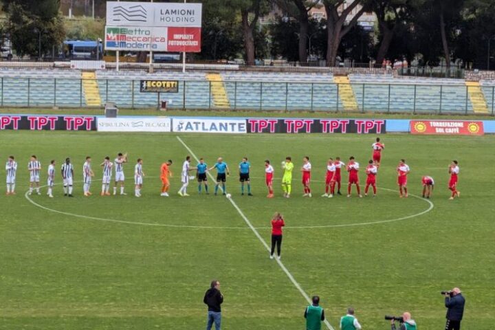 Il Siena pareggia contro il Grosseto e resta fuori dai play-off