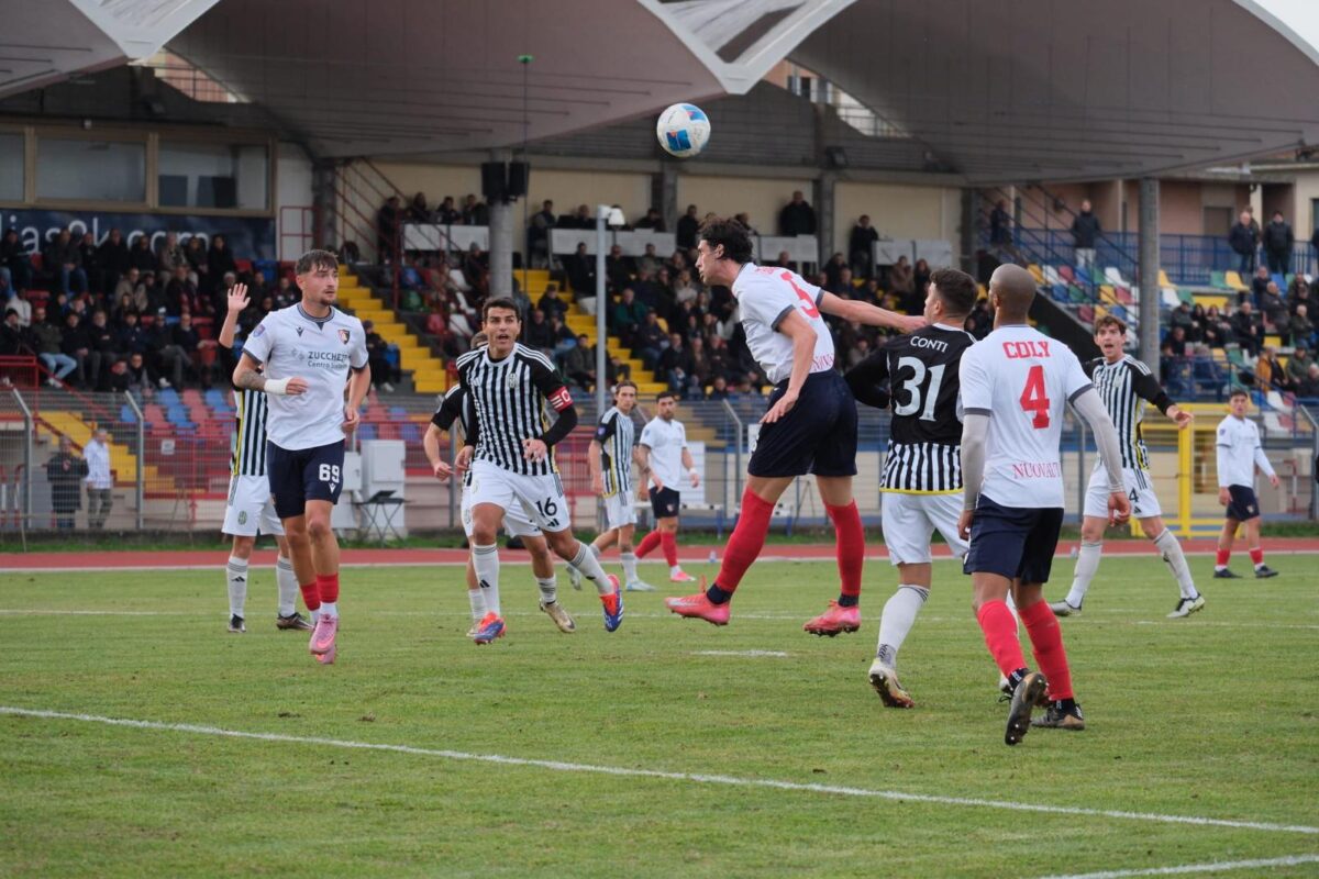 La Robur cade ancora: Montevarchi vince 1-0
